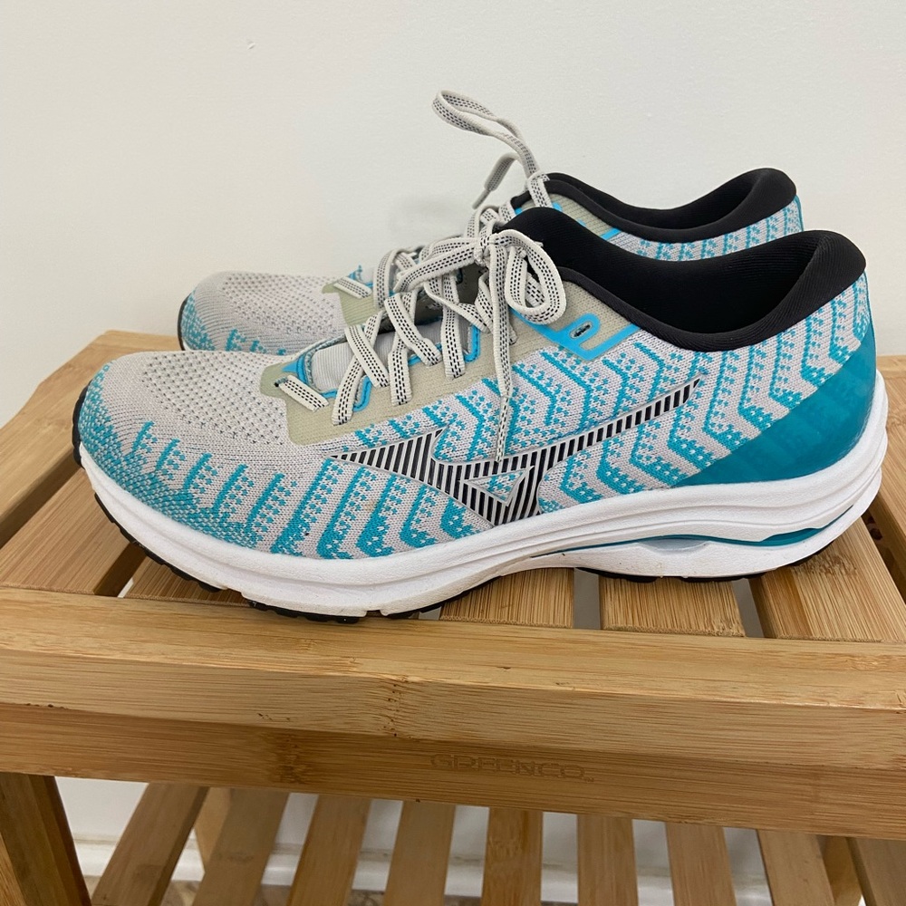 Mizuno Wave Rider Waveknit Women's 10 White and Teal Athletic Running Shoes - Picture 3 of 10